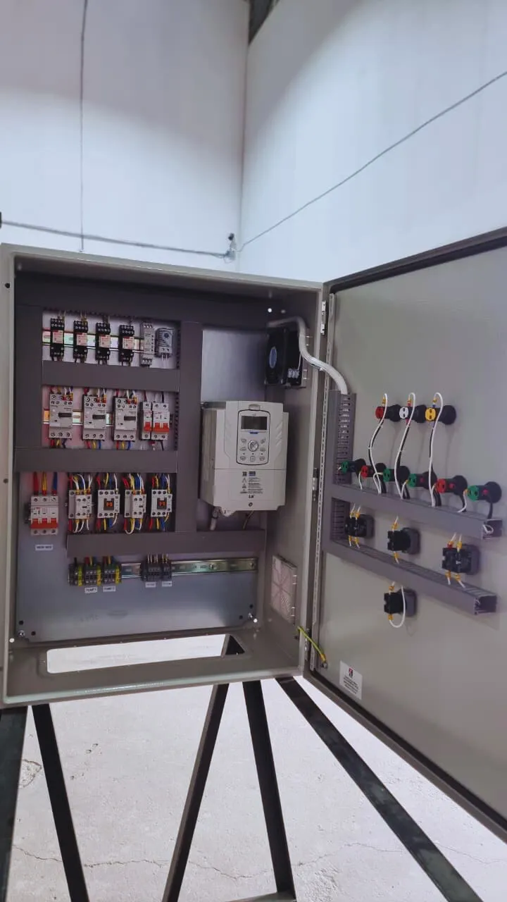 لوحات توزيع فرعية